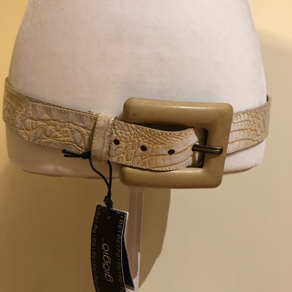 3 for $25🛍 Belt with a big buckle in beige color - Picture 1 of 3